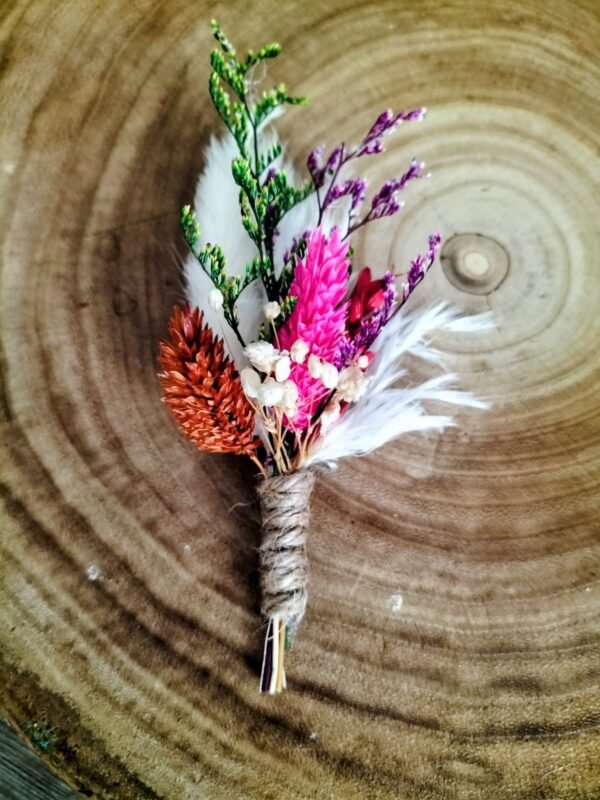boutonnière fleurs séchées fuchsia/ terracotta