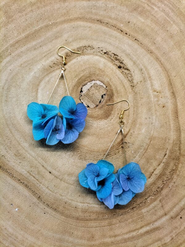 Boucle d'oreille fleurs séchées camaïeu bleu