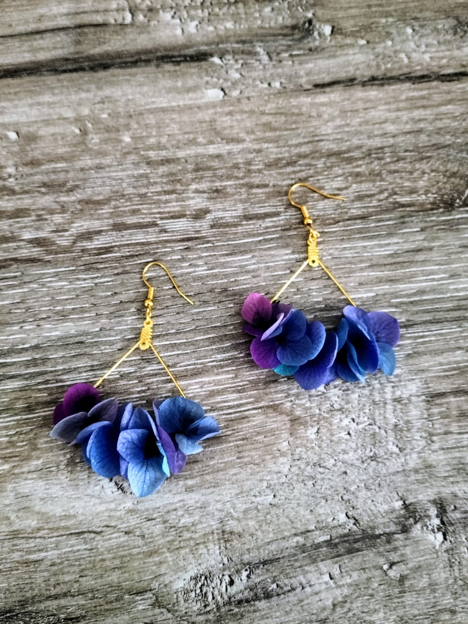 Boucle d'oreille fleurs séchées camaïeu violet /bleu