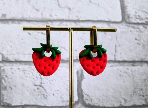 Pampilles fraise  (avec créole 15€ ,  sans 8€)