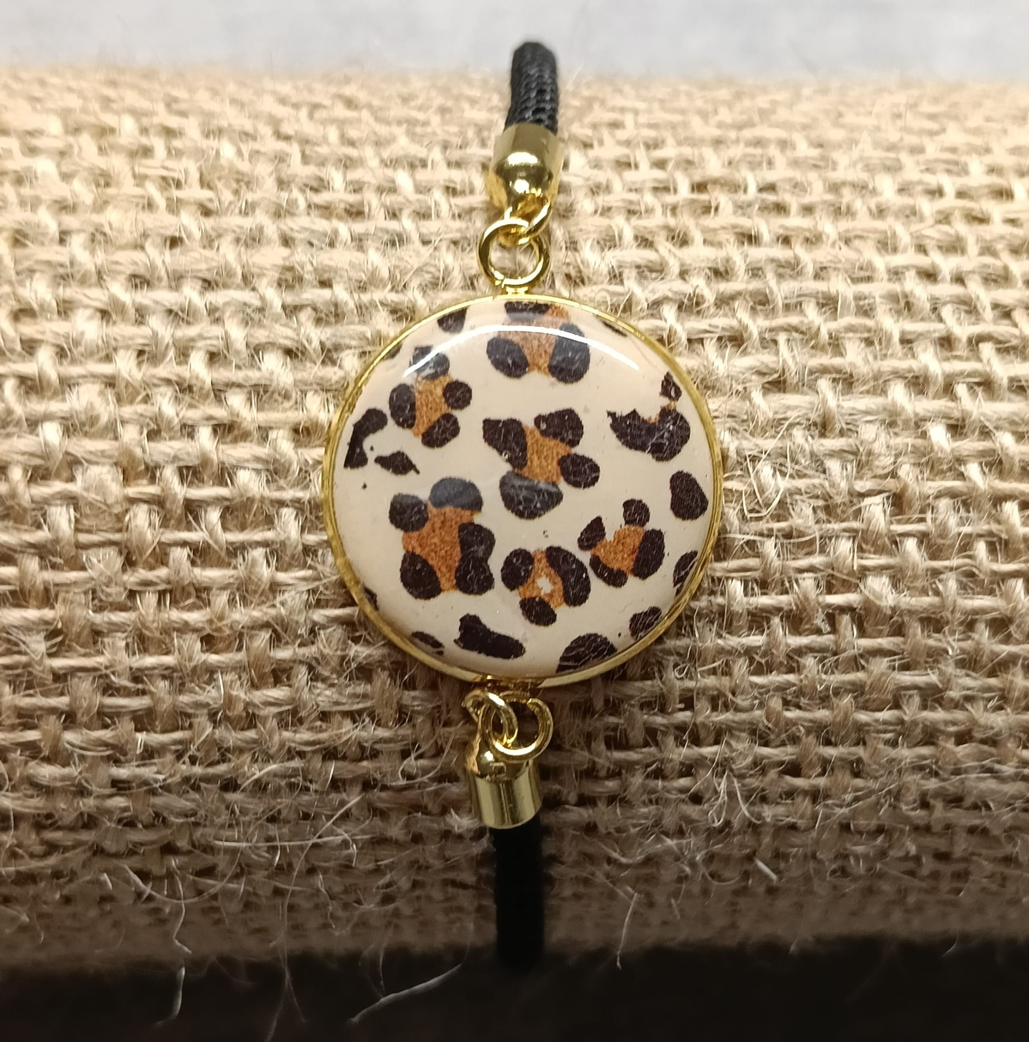 Bracelet argile polymère léopard fond beige