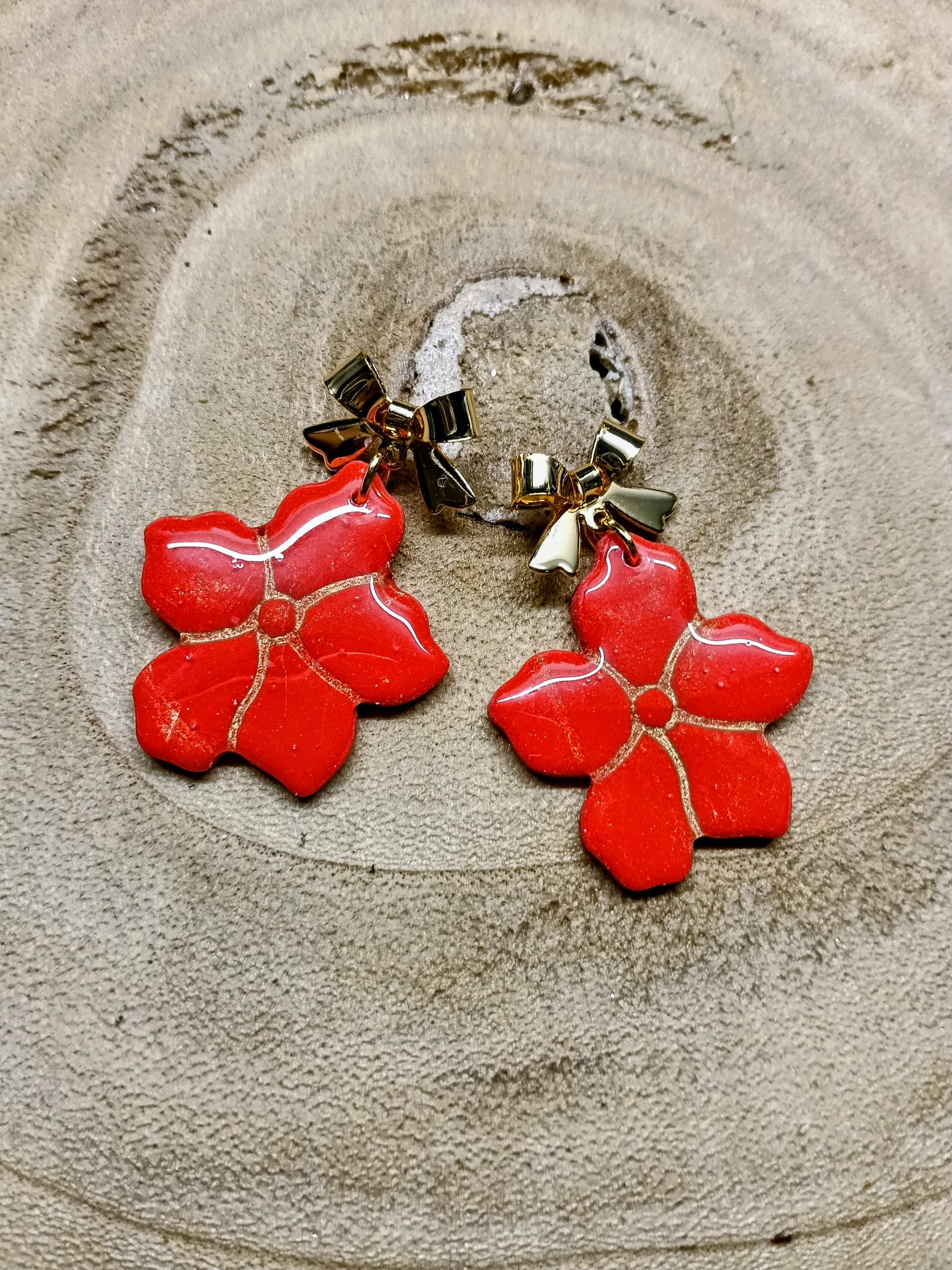 collection  rouge  / nœud doré